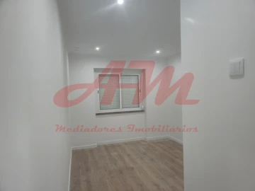 Apartamento T3 para Venda em Venteira