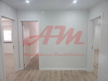 Apartamento T3 para Venda em Venteira