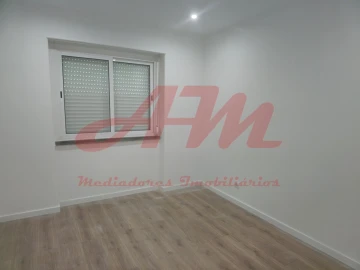 Apartamento T3 para Venda em Venteira