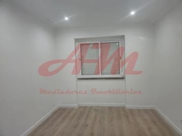 Apartamento T3 para Venda em Venteira
