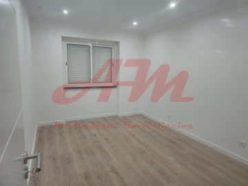 Apartamento T3 para Venda em Venteira