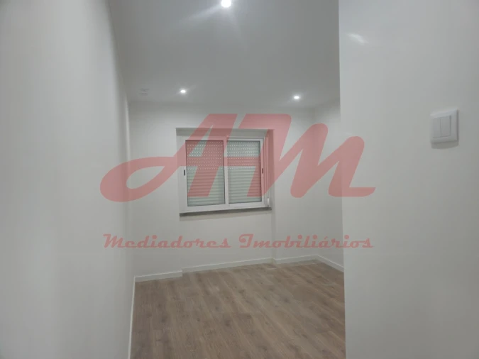 Apartamento T3 para Venda em Venteira Foto 12