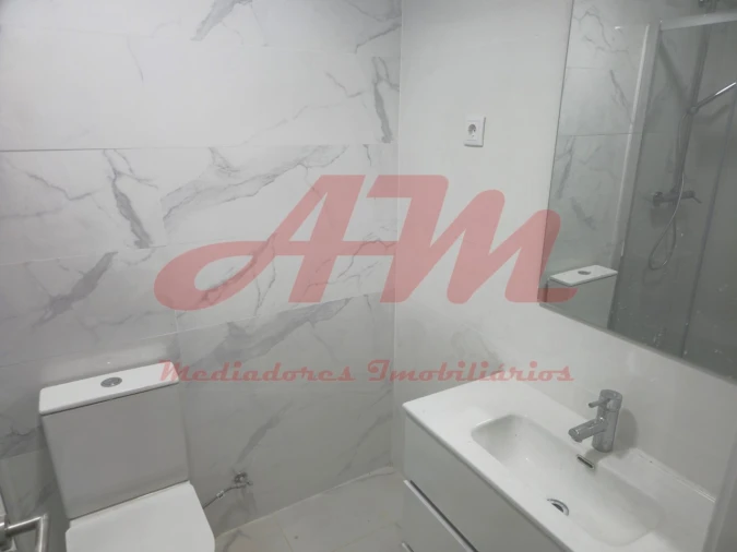 Apartamento T3 para Venda em Venteira Foto 15