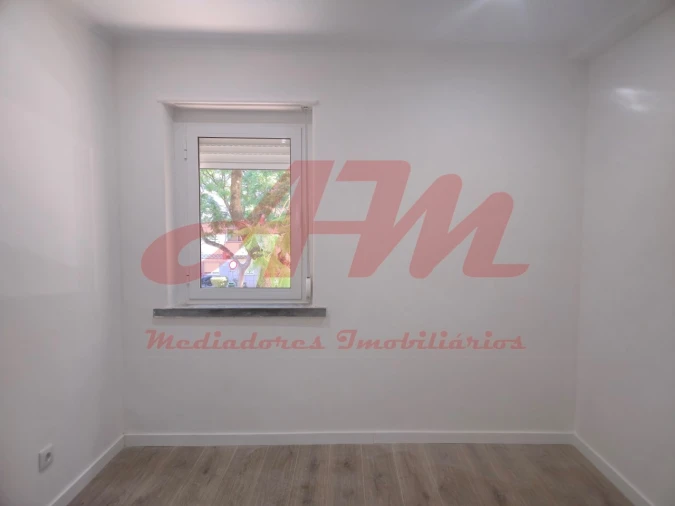 Apartamento T3 para Venda em Venteira Foto 23