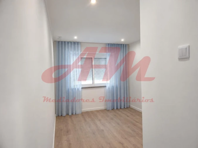 Apartamento T3 para Venda em Venteira Foto 11