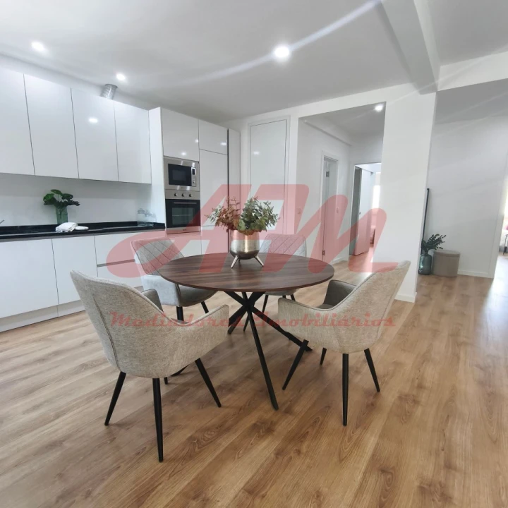 Apartamento T3 para Venda em Benfica Foto 1