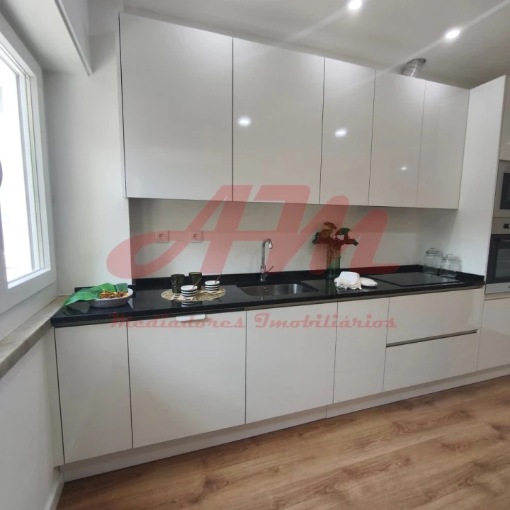 Apartamento T3 para Venda em Benfica Foto 2