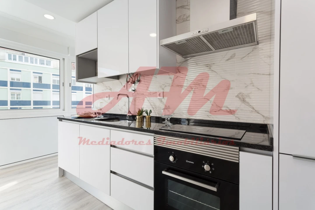 Apartamento T3 para Venda em Benfica Foto 5