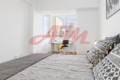 Apartamento T3 para Venda em Benfica