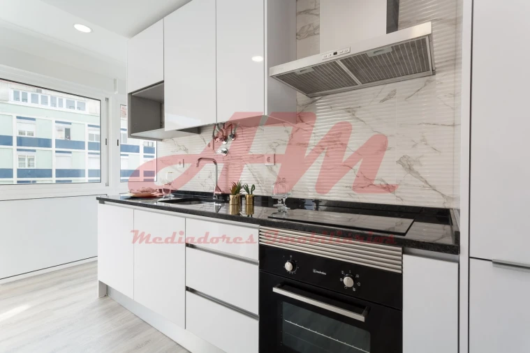 Apartamento T3 para Venda em Benfica Foto 5