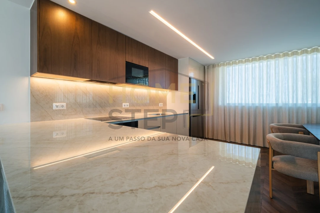 Apartamento T4 para Venda em Matosinhos e Leça da Palmeira Foto 8