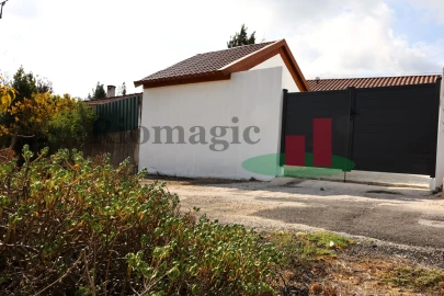 Moradia T2 para Venda em São João da Ribeira e Ribeira de São João