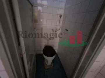 Loja para Arrendamento em Nossa Senhora do Pópulo, Coto e São Gregório