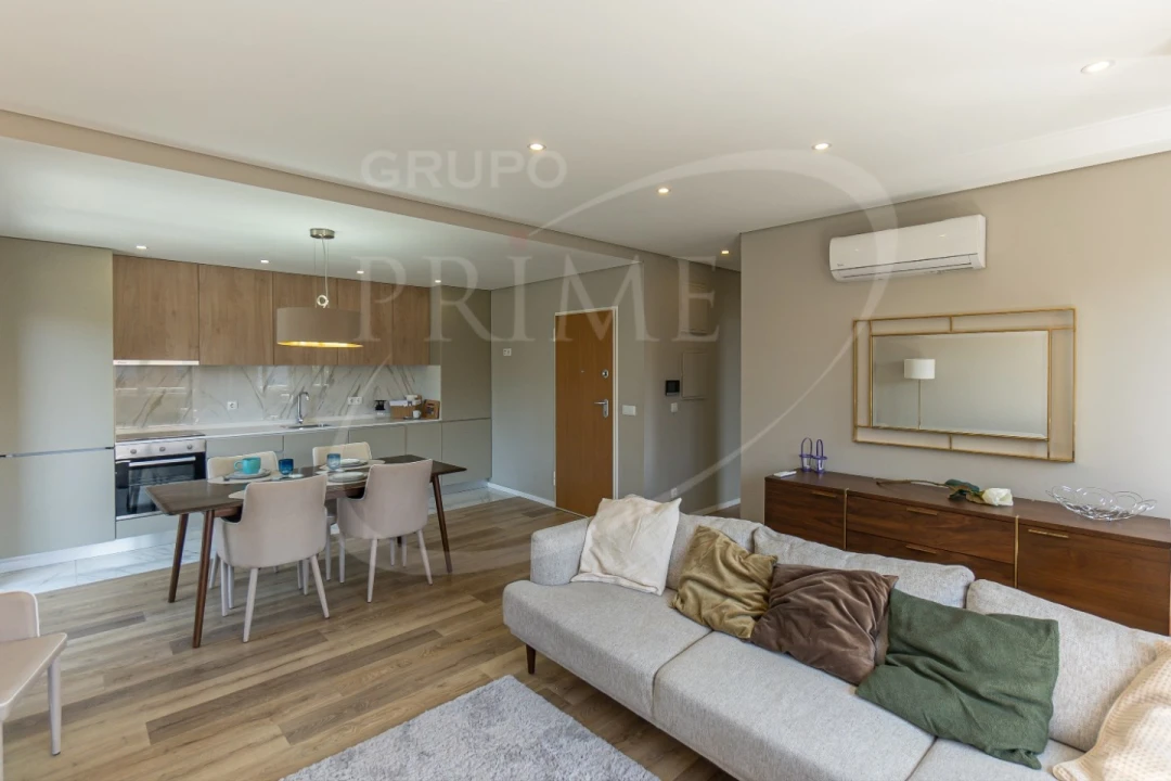 Apartamento T2 para Arrendamento em Aldoar, Foz do Douro e Nevogilde Foto 2