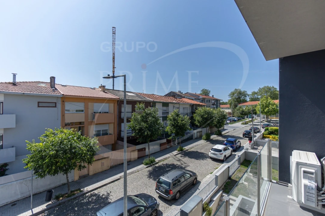 Apartamento T2 para Arrendamento em Aldoar, Foz do Douro e Nevogilde Foto 8