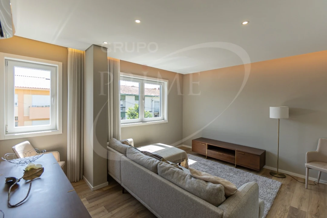 Apartamento T2 para Arrendamento em Aldoar, Foz do Douro e Nevogilde Foto 12