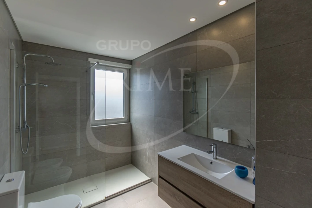 Apartamento T2 para Arrendamento em Aldoar, Foz do Douro e Nevogilde Foto 15