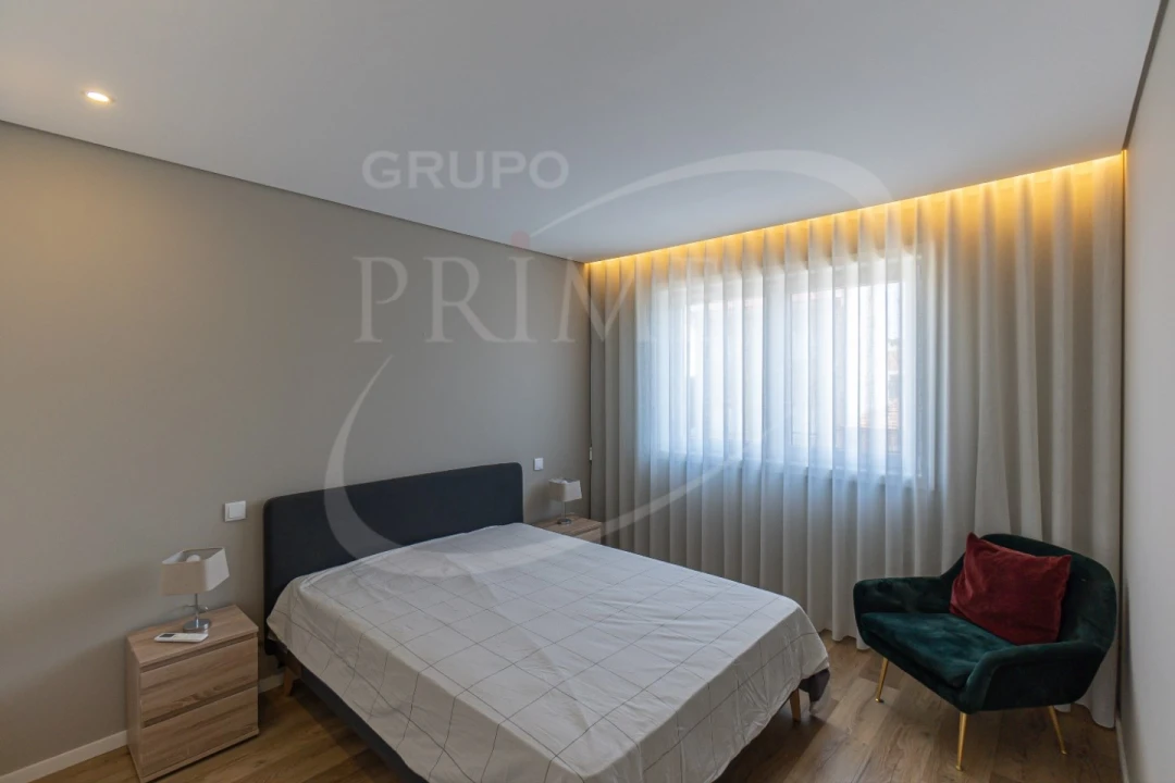 Apartamento T2 para Arrendamento em Aldoar, Foz do Douro e Nevogilde Foto 17