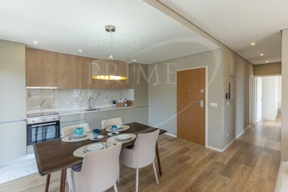 Apartamento T2 para Arrendamento em Aldoar, Foz do Douro e Nevogilde