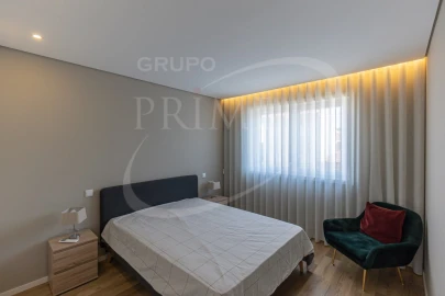 Apartamento T2 para Arrendamento em Aldoar, Foz do Douro e Nevogilde