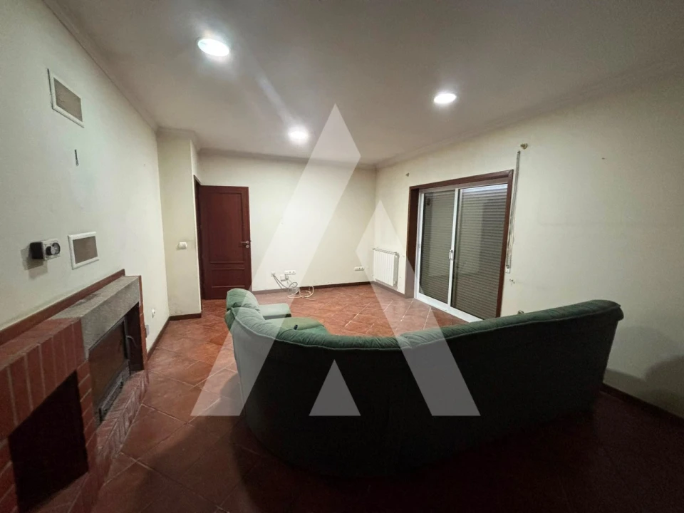 Moradia T2 para Venda em Penafiel Foto 3