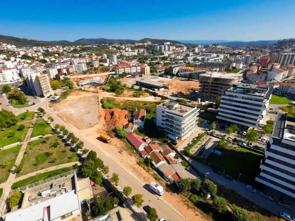 Moradia T3 para Venda em Santo Antonio dos Olivais Foto 4
