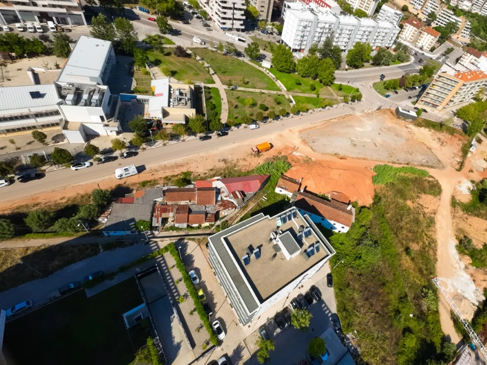 Moradia T3 para Venda em Santo Antonio dos Olivais Foto 6