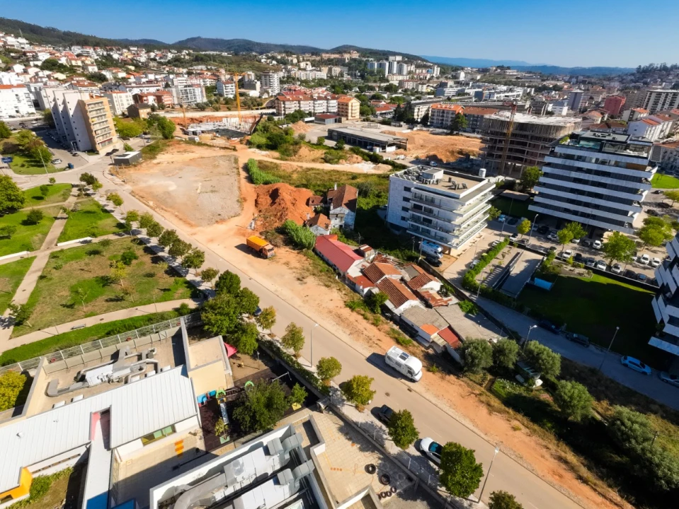 Moradia T3 para Venda em Santo Antonio dos Olivais Foto 9
