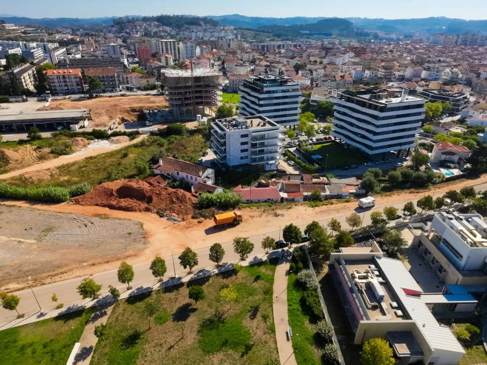 Moradia T3 para Venda em Santo Antonio dos Olivais Foto 10