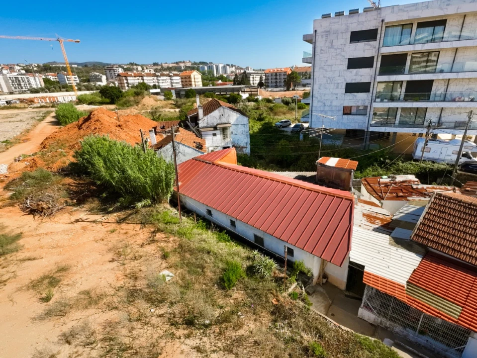 Moradia T3 para Venda em Santo Antonio dos Olivais Foto 11