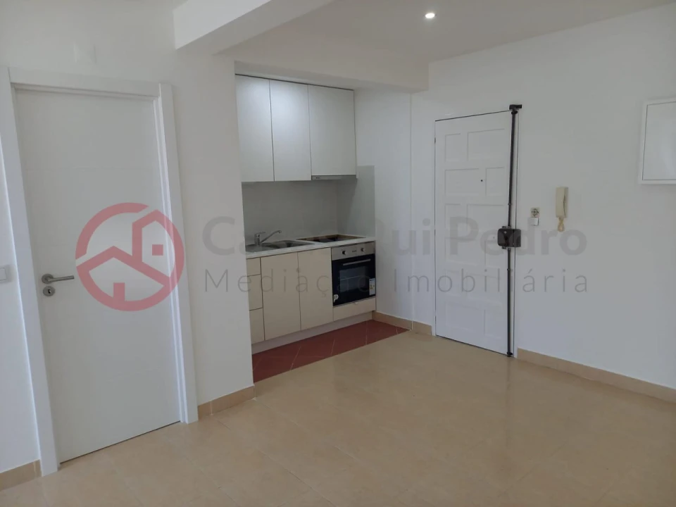 Apartamento T1 para Venda em Massamá e Monte Abraão Foto 1