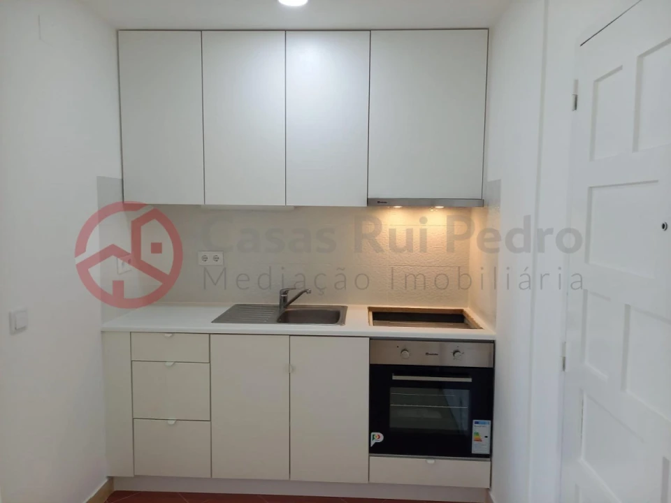 Apartamento T1 para Venda em Massamá e Monte Abraão Foto 2
