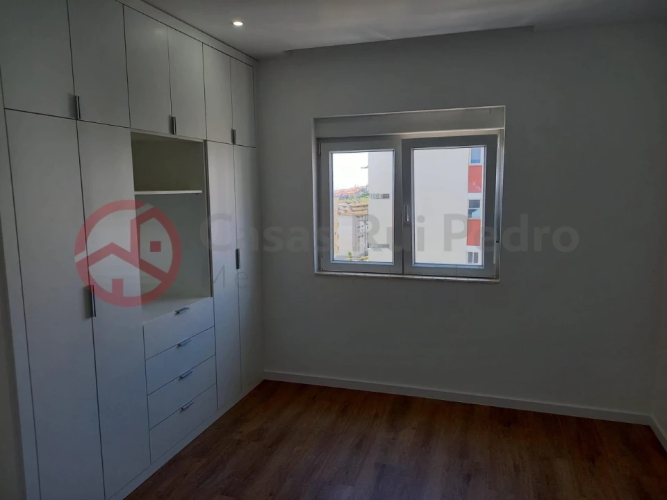 Apartamento T1 para Venda em Massamá e Monte Abraão Foto 8