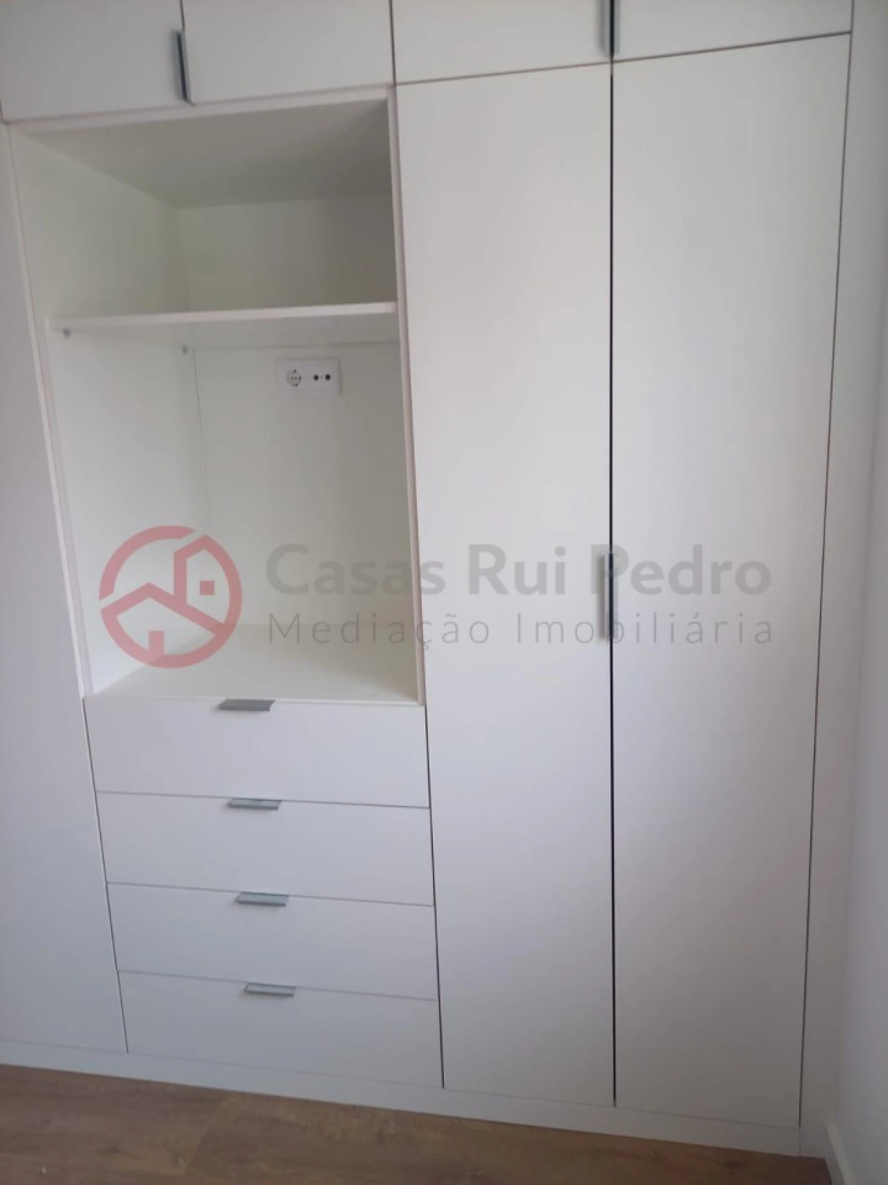 Apartamento T1 para Venda em Massamá e Monte Abraão Foto 17