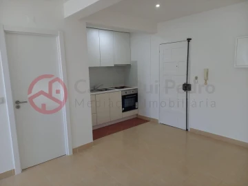 Apartamento T1 para Venda em Massamá e Monte Abraão