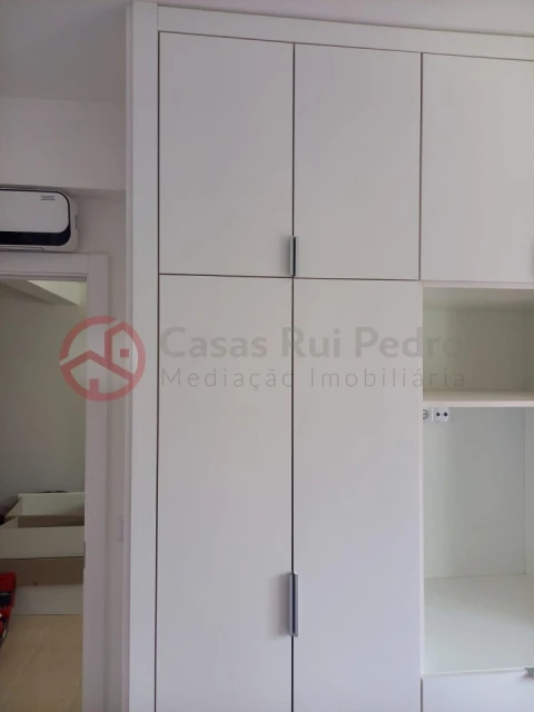 Apartamento T1 para Venda em Massamá e Monte Abraão