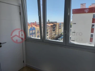 Apartamento T1 para Venda em Massamá e Monte Abraão