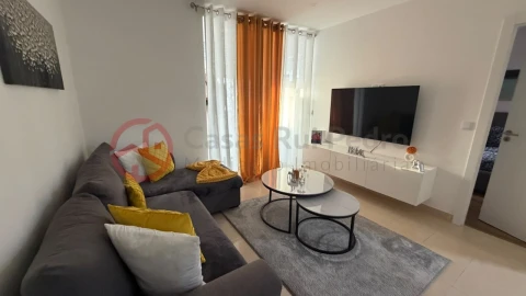 Apartamento T1 para Venda em Massamá e Monte Abraão