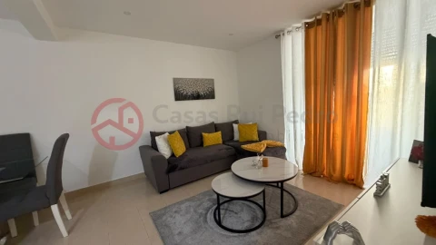 Apartamento T1 para Venda em Massamá e Monte Abraão