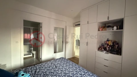 Apartamento T1 para Venda em Massamá e Monte Abraão