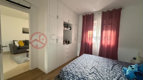 Apartamento T1 para Venda em Massamá e Monte Abraão