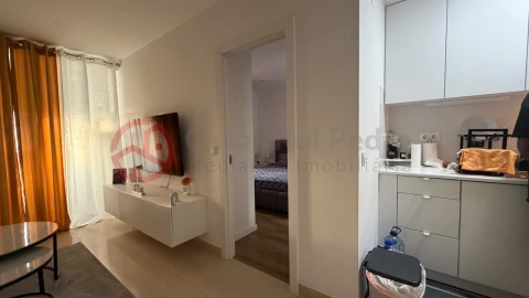 Apartamento T1 para Venda em Massamá e Monte Abraão
