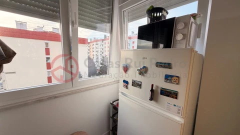 Apartamento T1 para Venda em Massamá e Monte Abraão