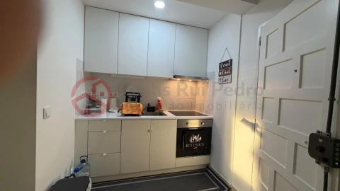 Apartamento T1 para Venda em Massamá e Monte Abraão