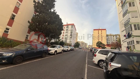 Apartamento T1 para Venda em Massamá e Monte Abraão