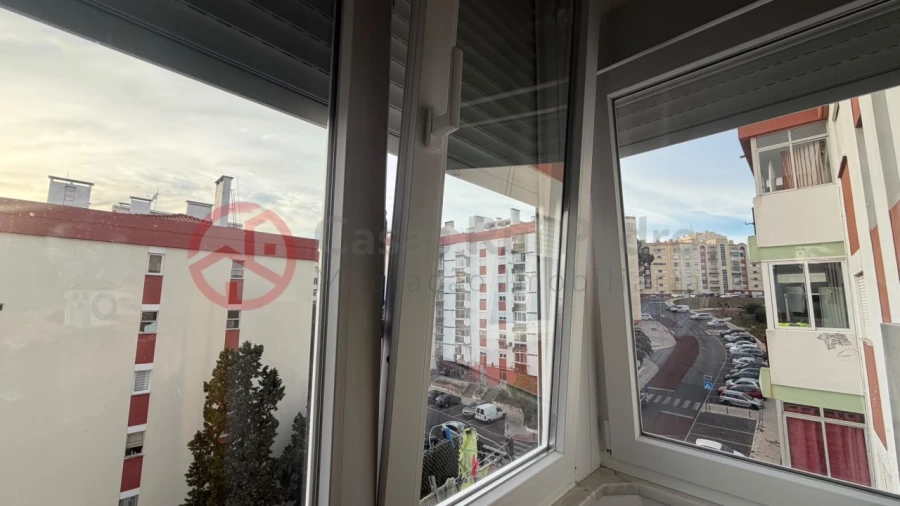 Apartamento T1 para Venda em Massamá e Monte Abraão Foto 39