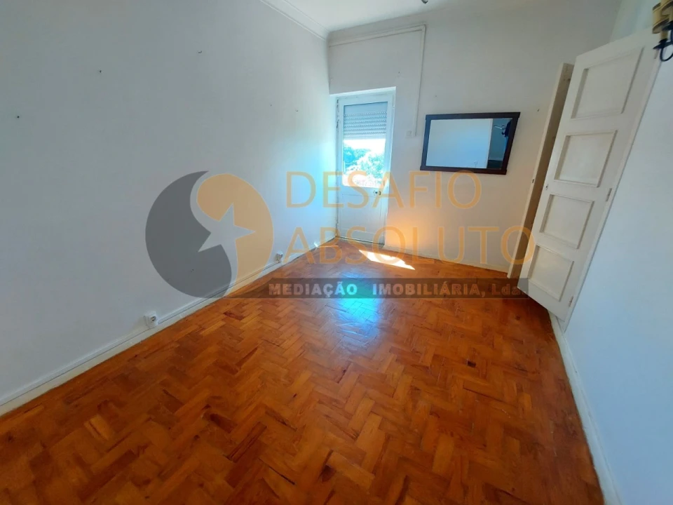 Moradia T8 para Venda em Caparica e Trafaria Foto 26
