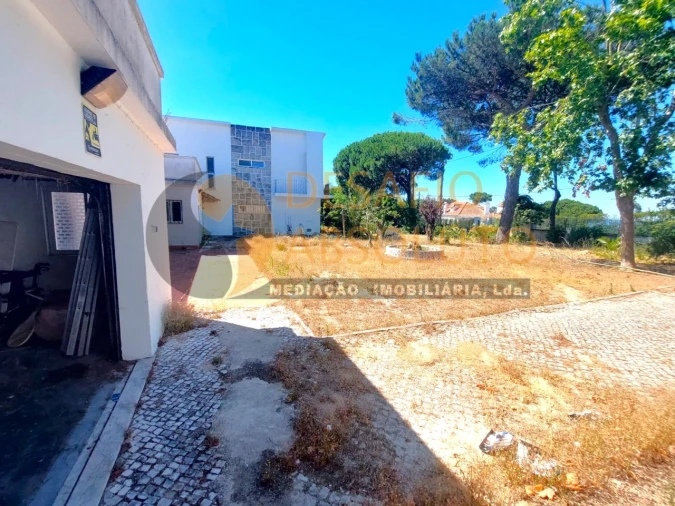 Moradia T8 para Venda em Caparica e Trafaria Foto 40