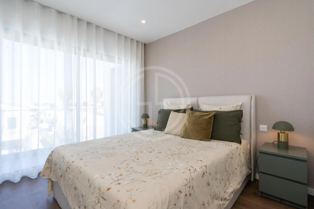 Moradia T4 para Venda em Montenegro Foto 18