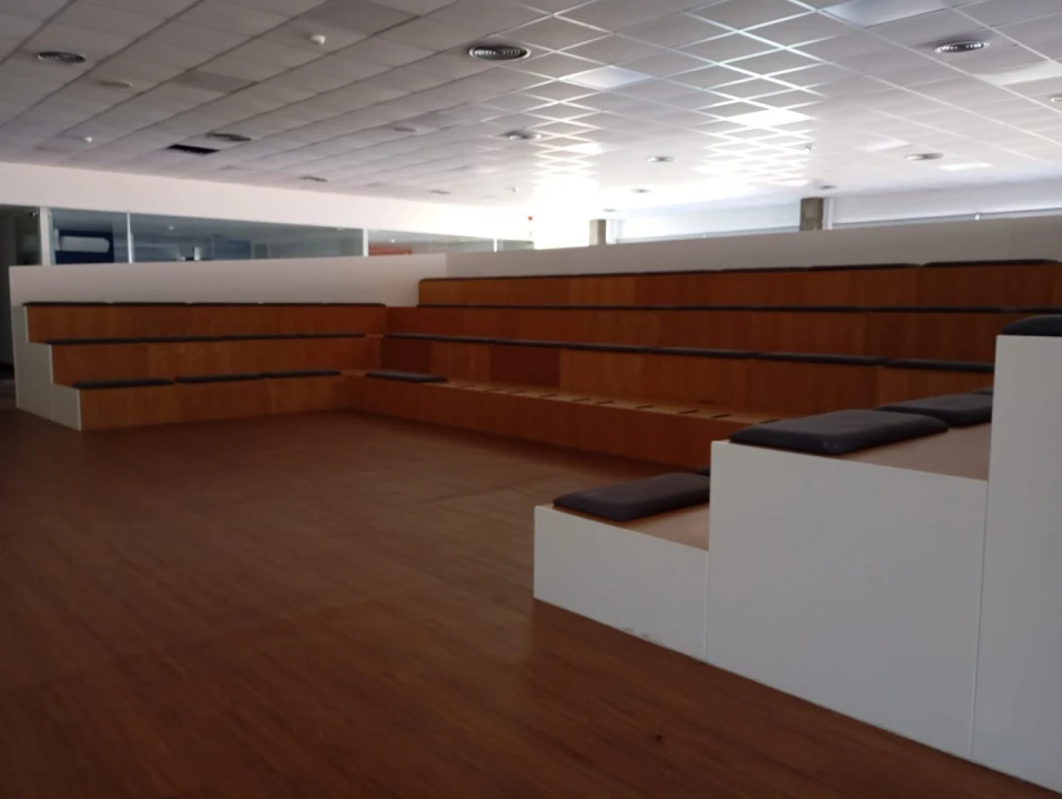 Escritório para Arrendamento em Vilar de Pinheiro Foto 10